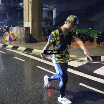 Runner Photo 7923415