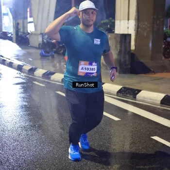 Runner Photo 7923583