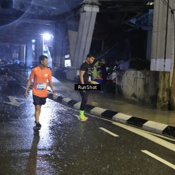 Runner Photo 7923705