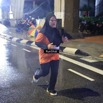 Runner Photo 7923810