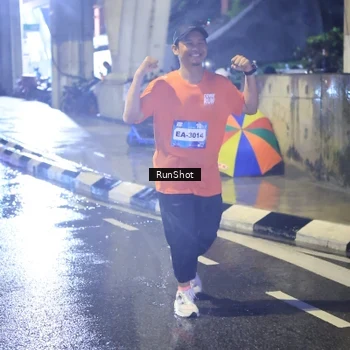 Runner Photo 7923843