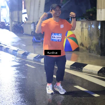 Runner Photo 7923846
