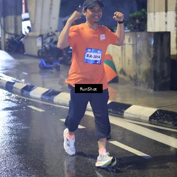 Runner Photo 7923853