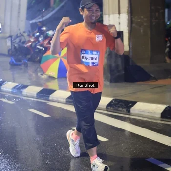 Runner Photo 7923864