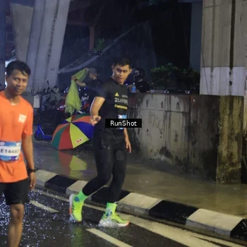 Runner Photo 7923865