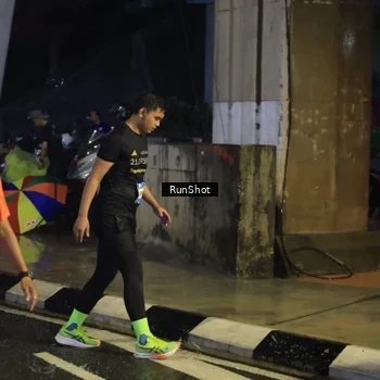 Runner Photo 7923974