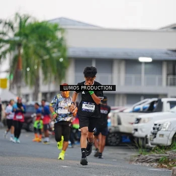Runner Photo 7924037