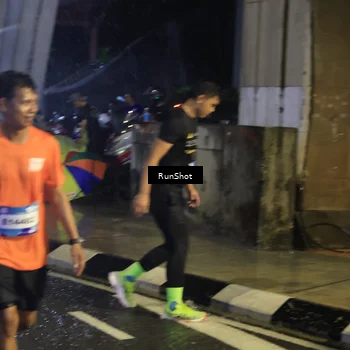 Runner Photo 7924043