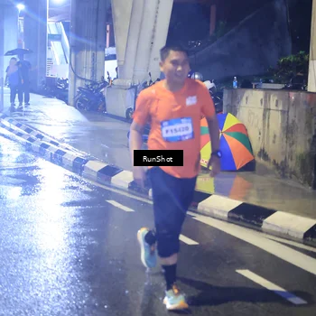 Runner Photo 7924066
