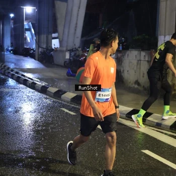 Runner Photo 7924068