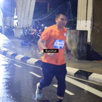 Runner Photo 7924074