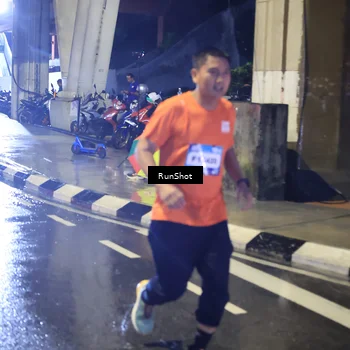 Runner Photo 7924075