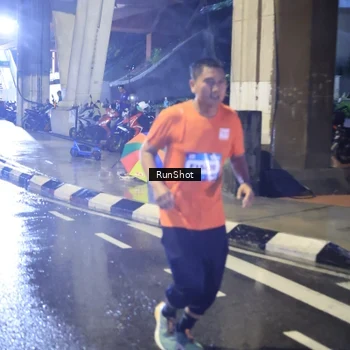 Runner Photo 7924078