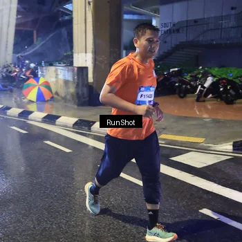 Runner Photo 7924100