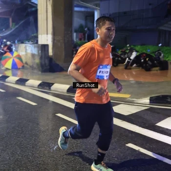 Runner Photo 7924108