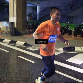 Runner Photo 7924111