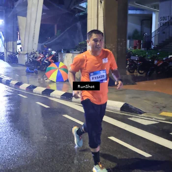 Runner Photo 7924121
