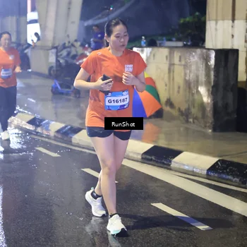 Runner Photo 7924140