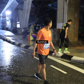 Runner Photo 7924215