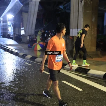 Runner Photo 7924236