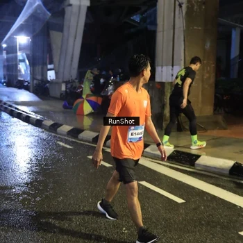 Runner Photo 7924253