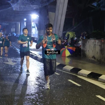 Runner Photo 7924672