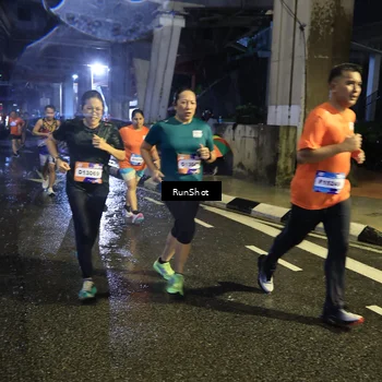 Runner Photo 7924688