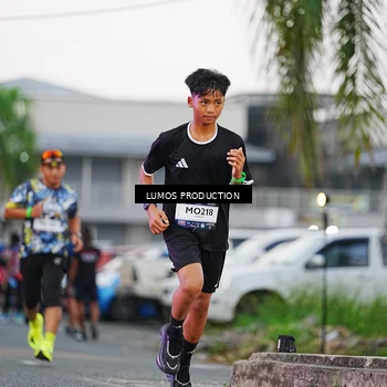 Runner Photo 7924759