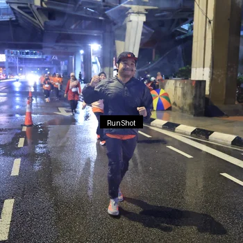 Runner Photo 7924802