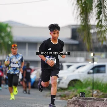 Runner Photo 7925009