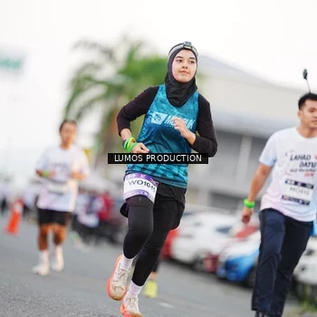 Runner Photo 7925071