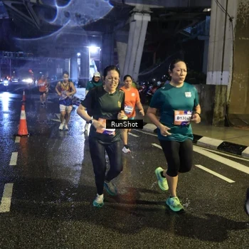 Runner Photo 7925073