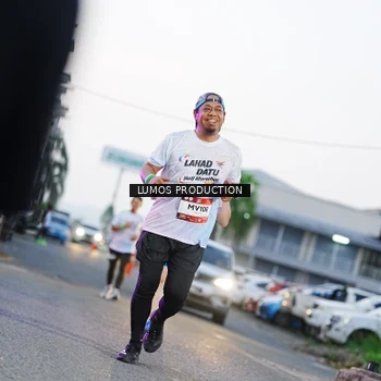 Runner Photo 7925101