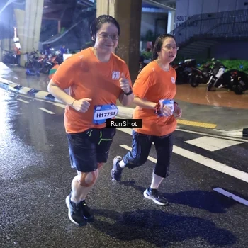Runner Photo 7925129