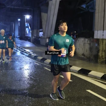 Runner Photo 7925282