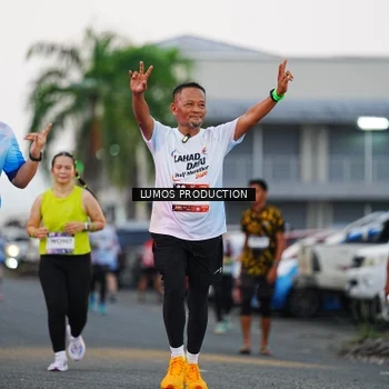 Runner Photo 7925293