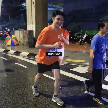 Runner Photo 7925332