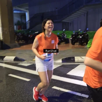 Runner Photo 7925335