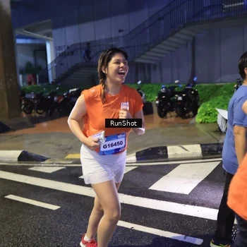 Runner Photo 7925340