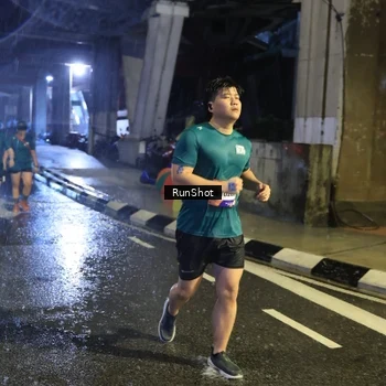 Runner Photo 7925343