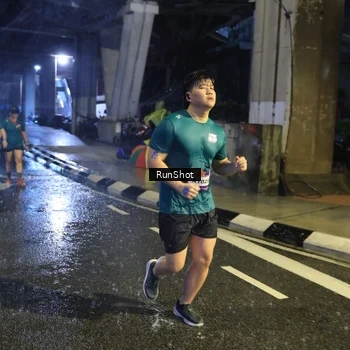 Runner Photo 7925362
