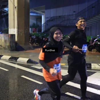 Runner Photo 7925449
