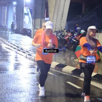 Runner Photo 7925492
