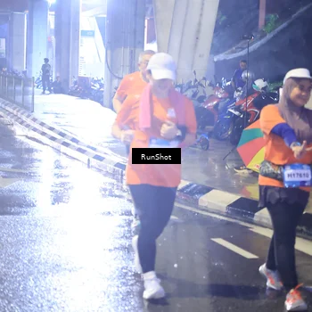 Runner Photo 7925496