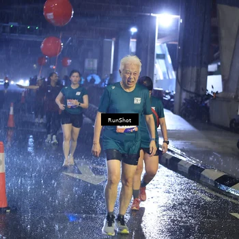 Runner Photo 7925498