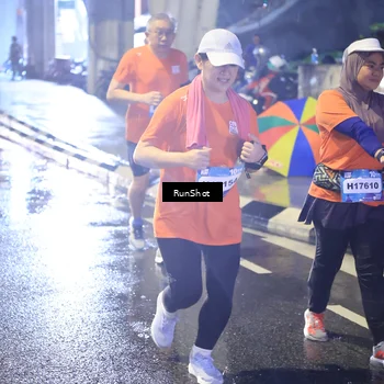 Runner Photo 7925505