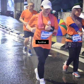Runner Photo 7925509