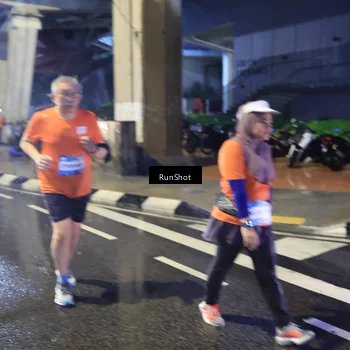 Runner Photo 7925535