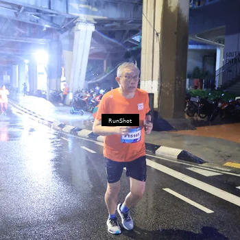 Runner Photo 7925537