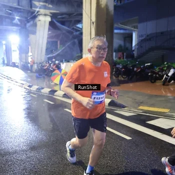 Runner Photo 7925542